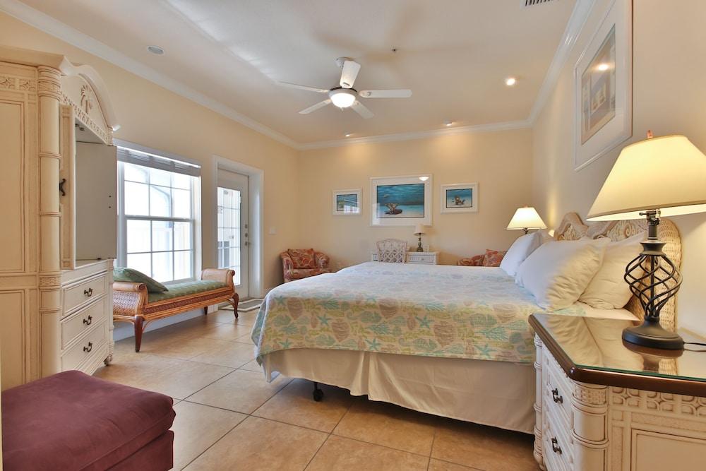 Tortuga Inn Beach Resort photo 20