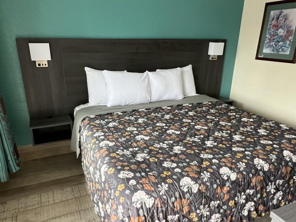 Budget Inn - Ft Myers photo 14