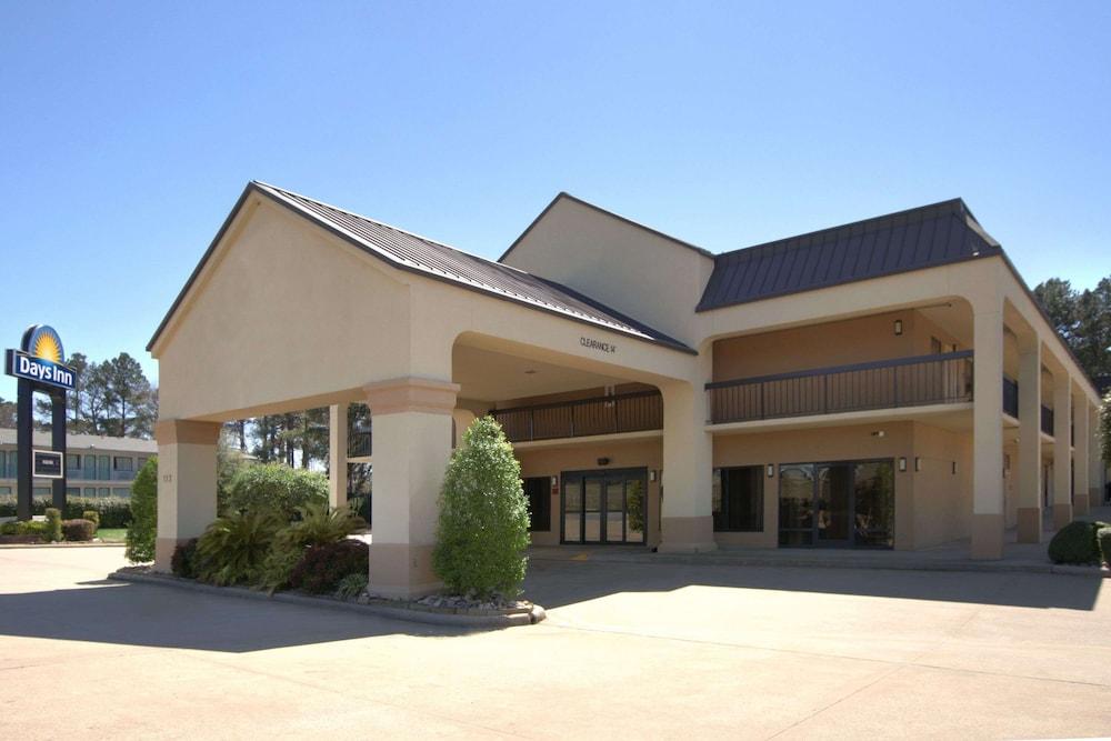 Days Inn by Wyndham Longview South photo 1
