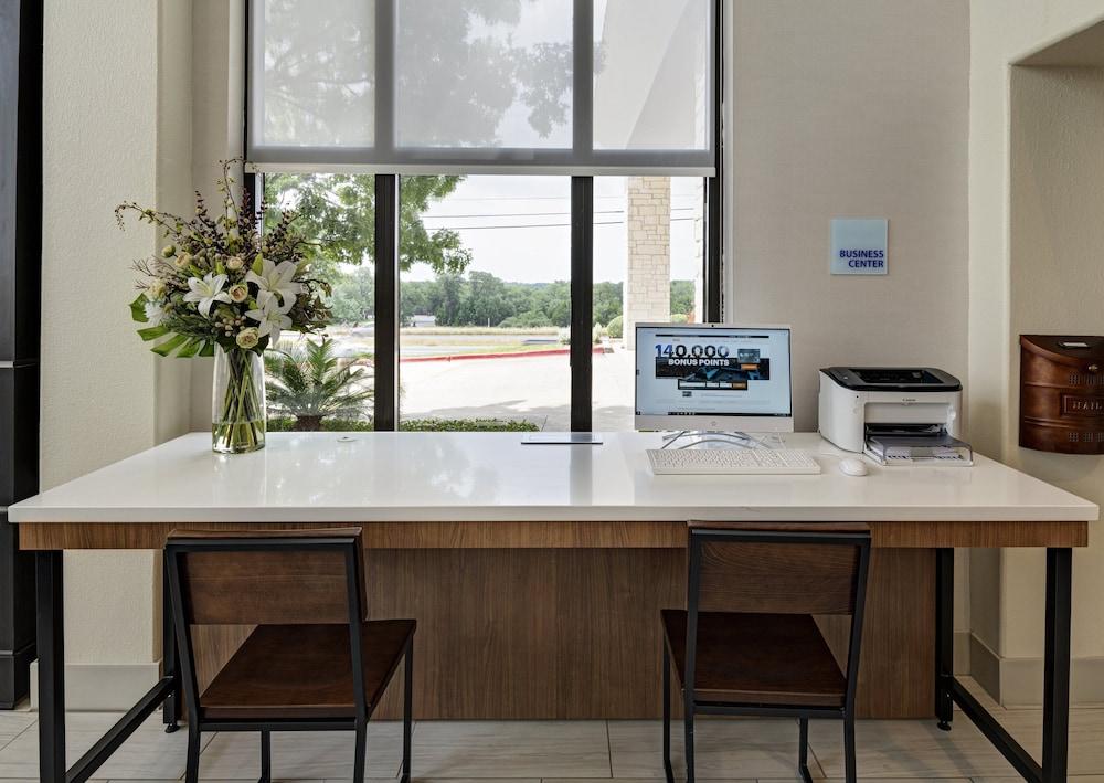 Holiday Inn Express Hotel & Suites Cedar Park by IHG photo 13