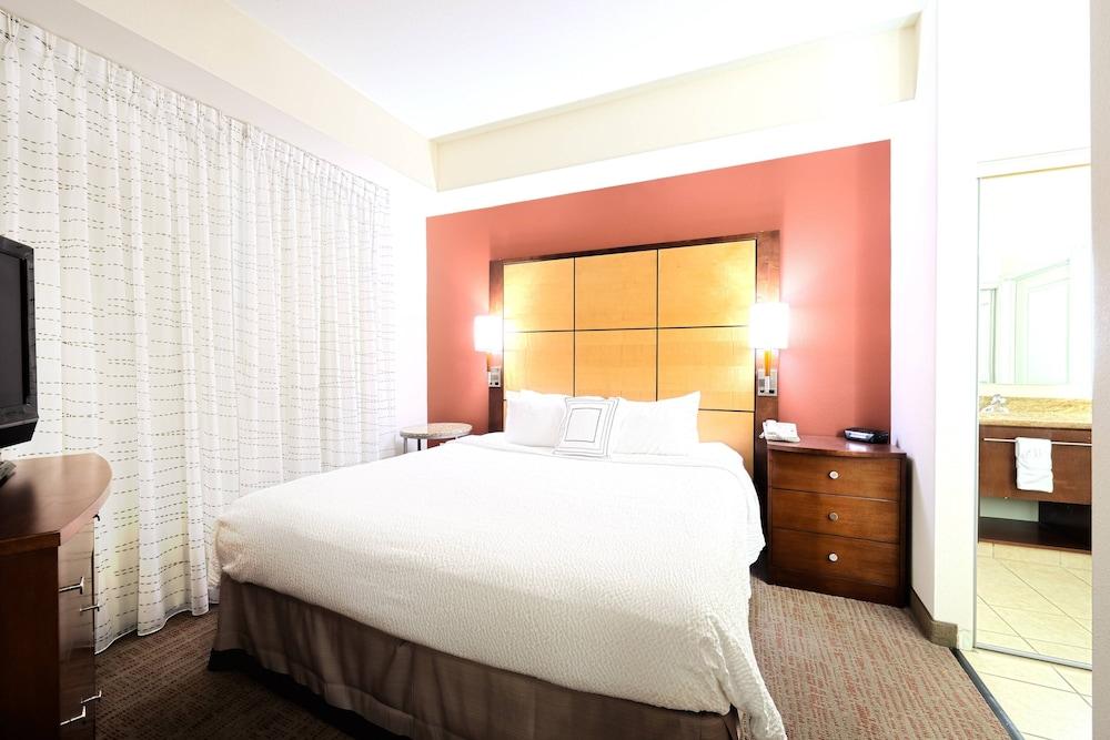 Residence Inn Marriott Airport photo 11