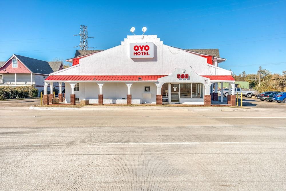 OYO Hotel Waco University Area/ I-35 photo 1