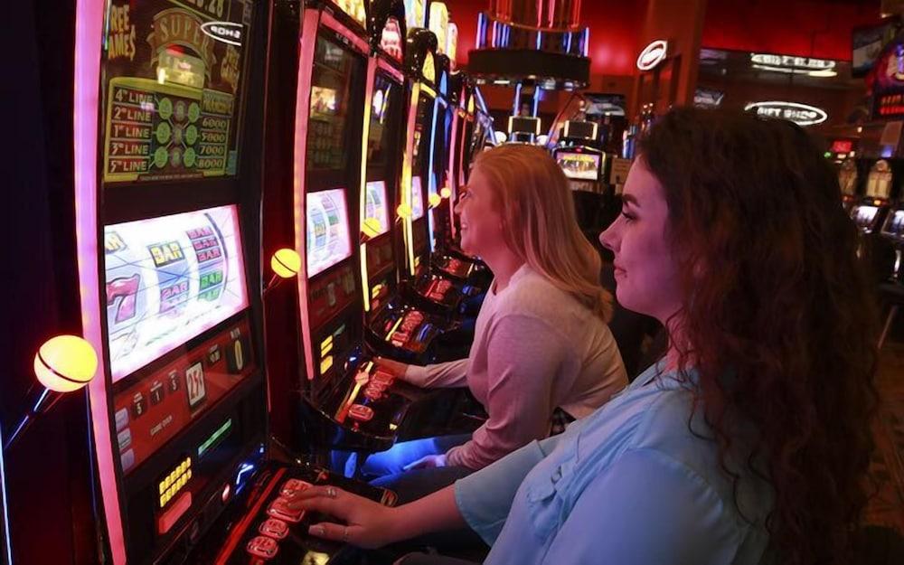 Wind River Hotel and Casino photo 17