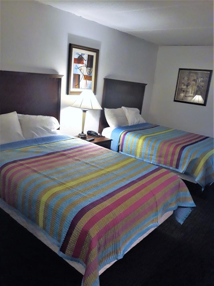 Madison Inn and Suites photo 66