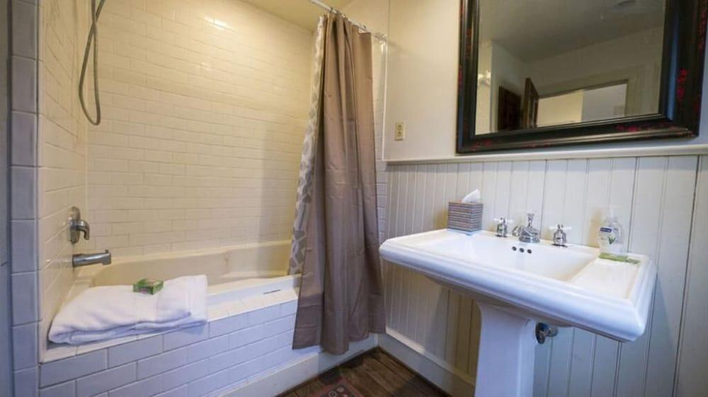 The Buck School Inn photo 21
