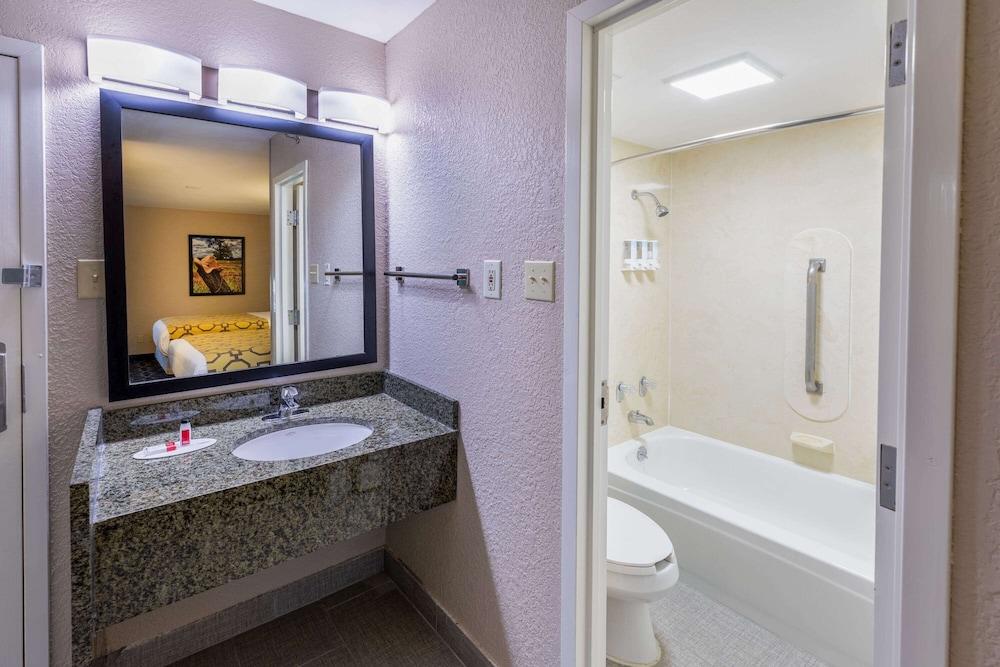 Baymont by Wyndham McAllen/Pharr photo 19