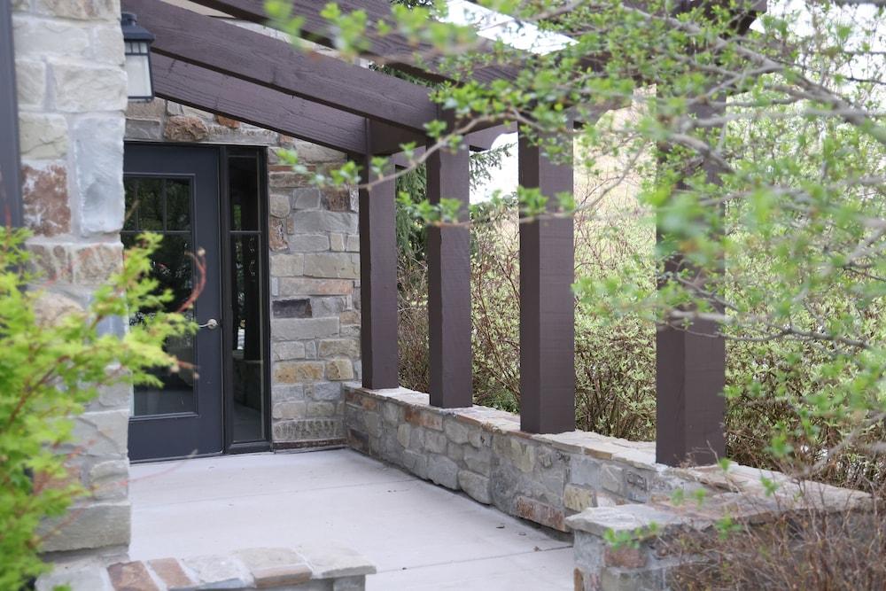 Aspenwood Manor photo 21