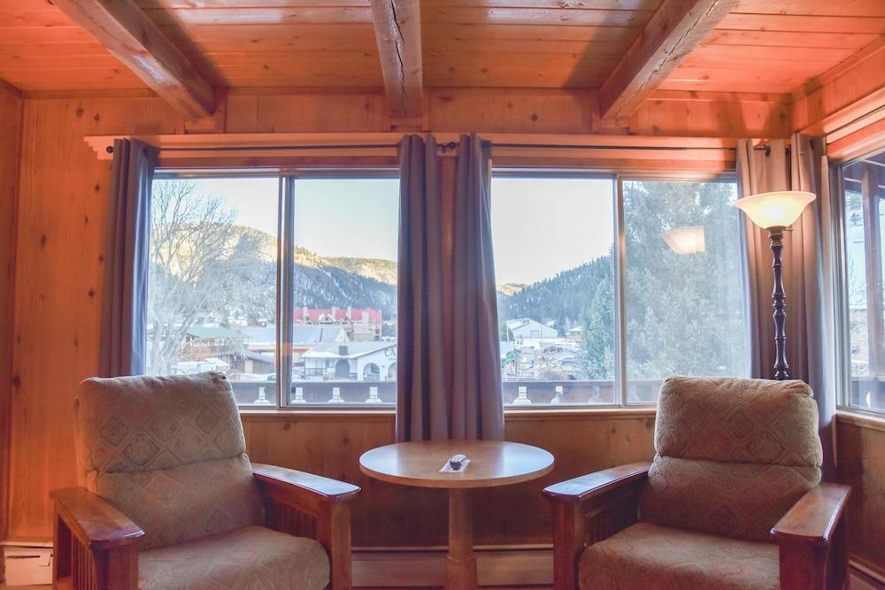 Alpine Lodge photo 33