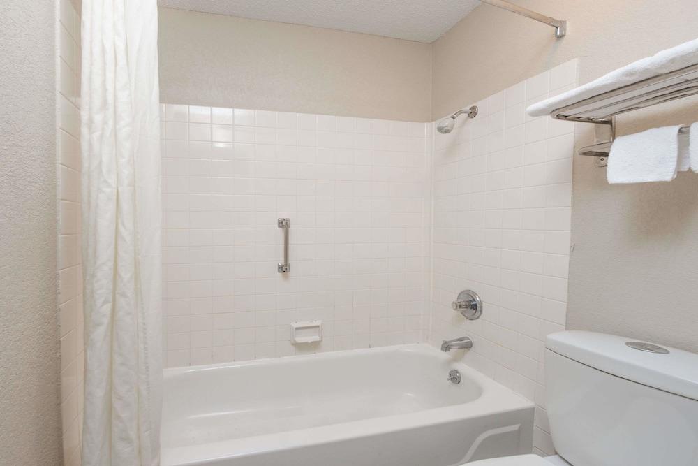 Hotel 7 Inn Paducah photo 10