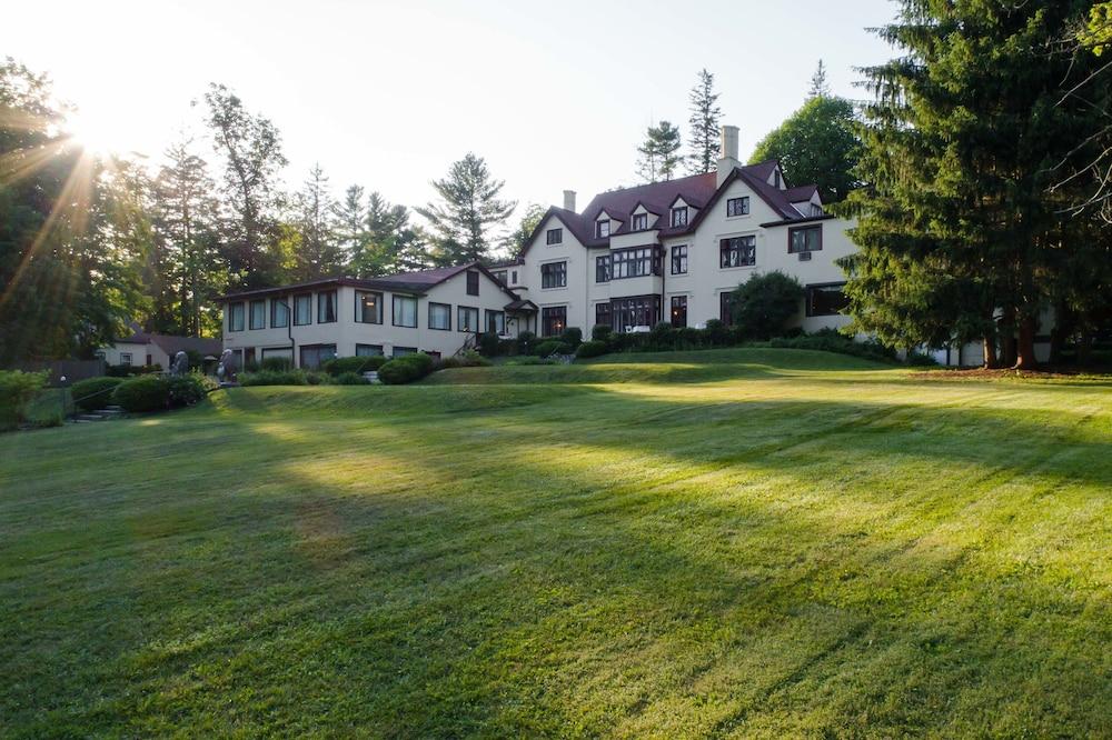 Seven Hills Inn photo 12