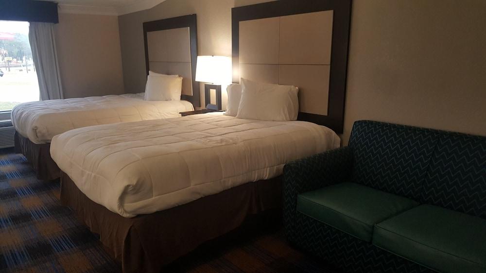 Regency inn and Suites photo 8