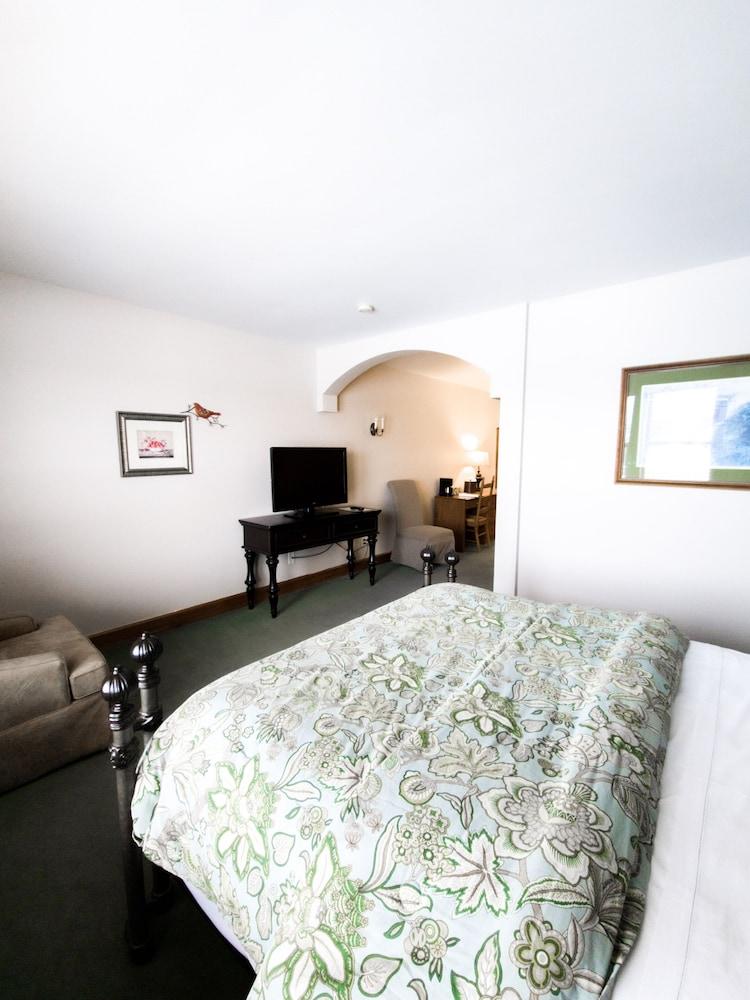 Nuks Executive Suites photo 23