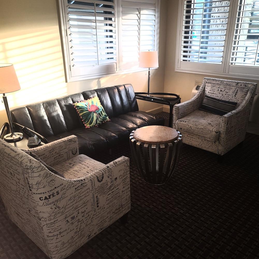 Sole Inn and Suites photo 16