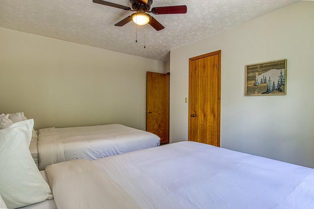 Pinecrest Townhomes-1K2Q- Renovated photo 18