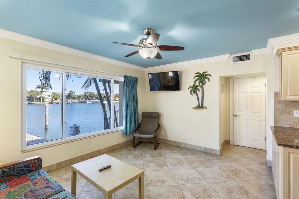 Bay Palms Waterfront Resort - Hotel and Marina photo 24