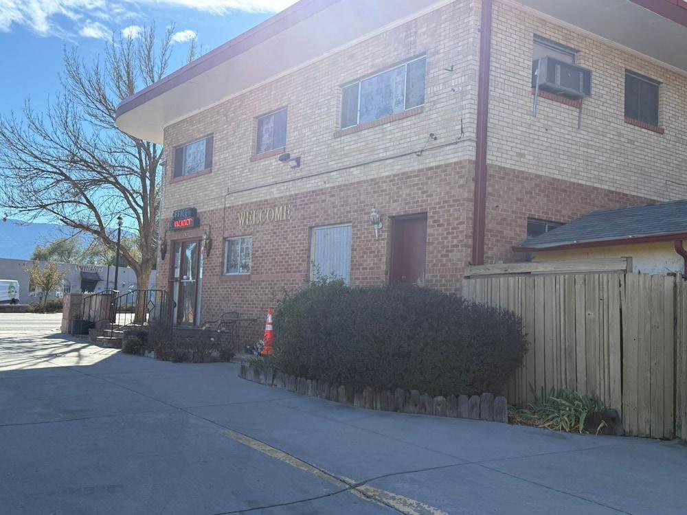 Springs Inn by Capital O I 25 photo 8