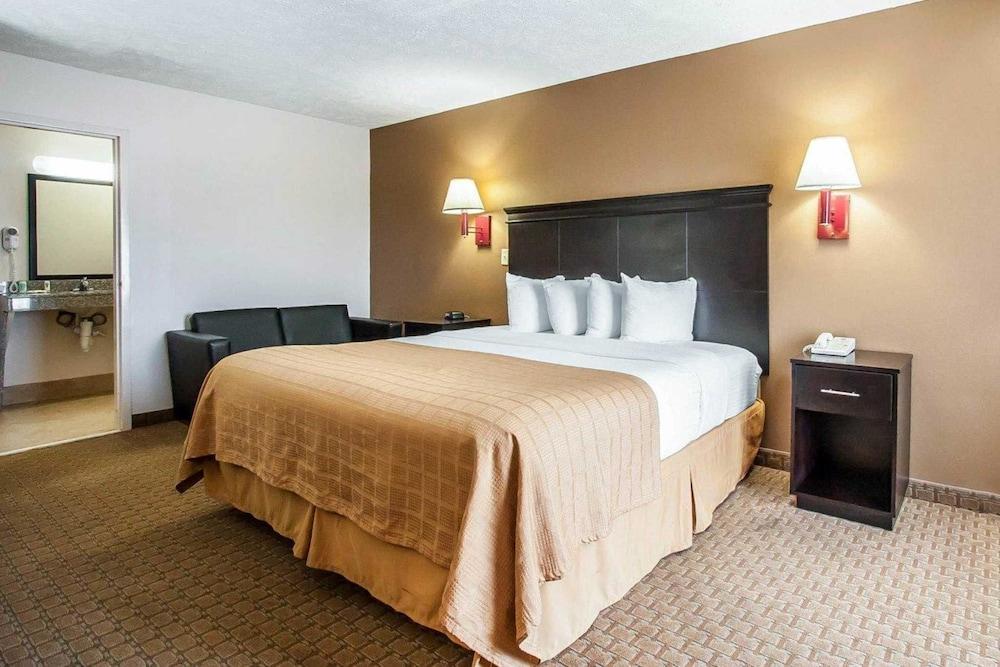 Quality Inn Savannah South photo 25