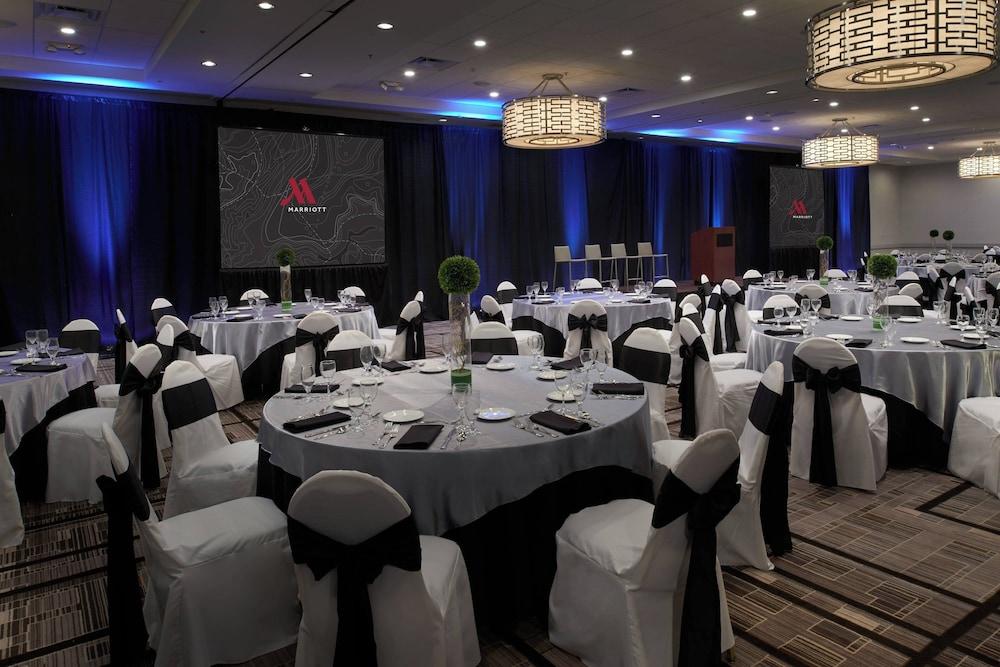 Marriott East Lansing at University Place photo 30