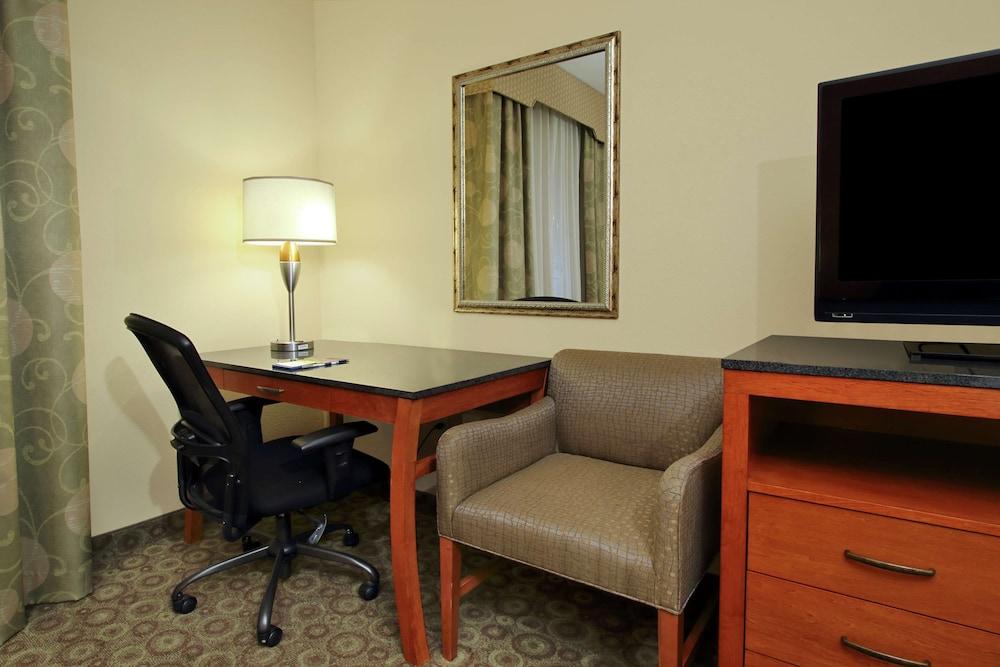 Hampton Inn & Suites Buffalo photo 40
