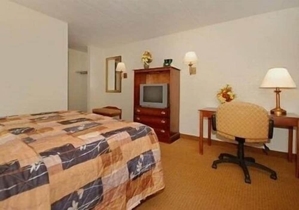 Rodeway Inn Brookville photo 40