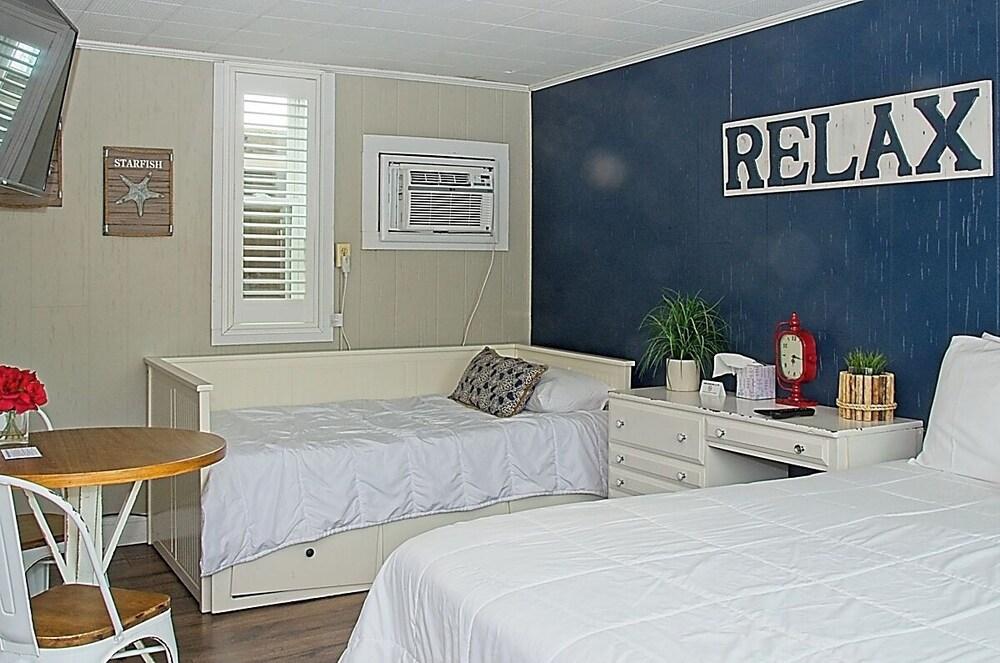 Vineyard Harbor Motel - Private Beach photo 69