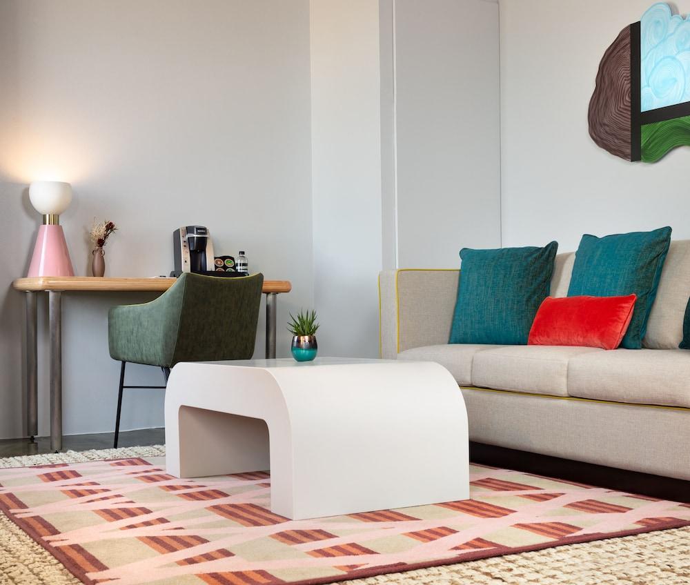 Canvas Hotel Dallas photo 18