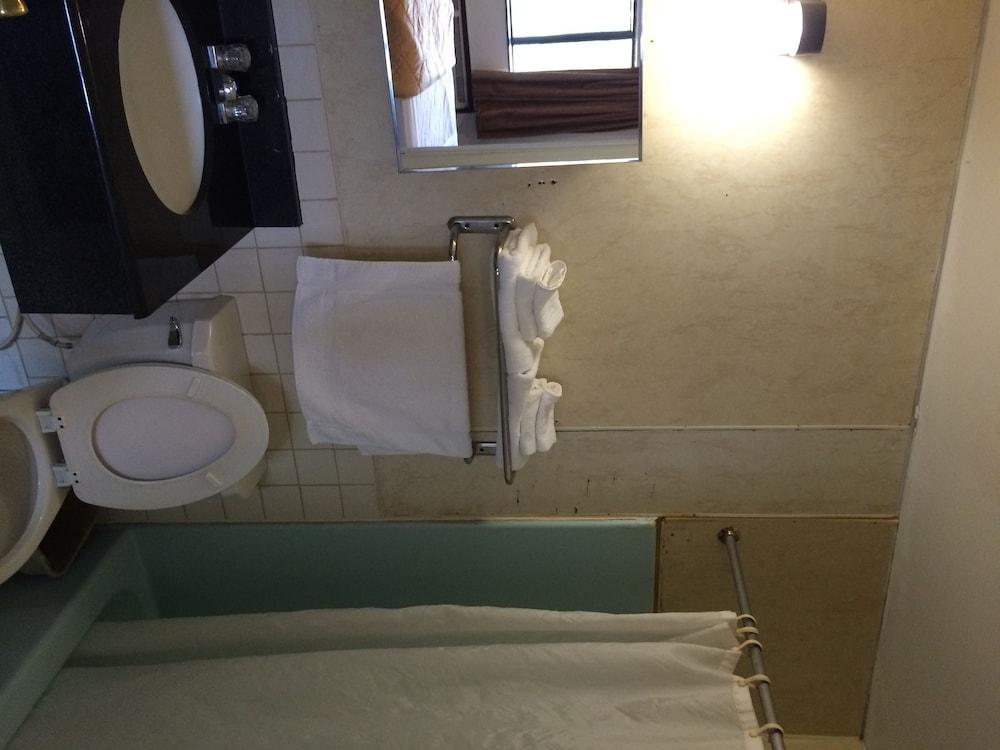 Branford Motel photo 31