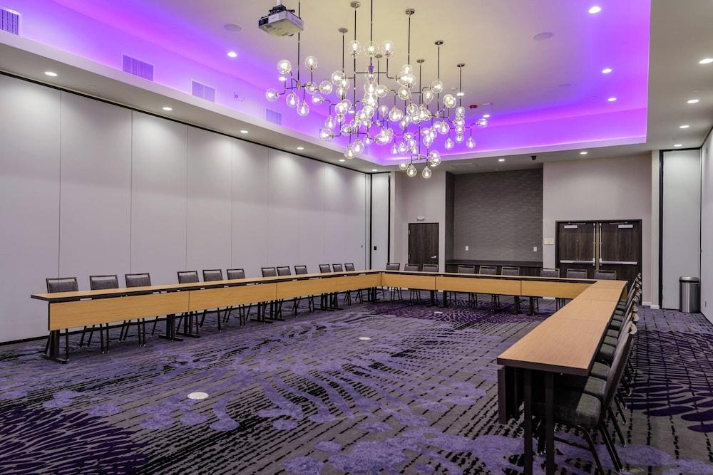 Courtyard by Marriott Lake Jackson photo 58