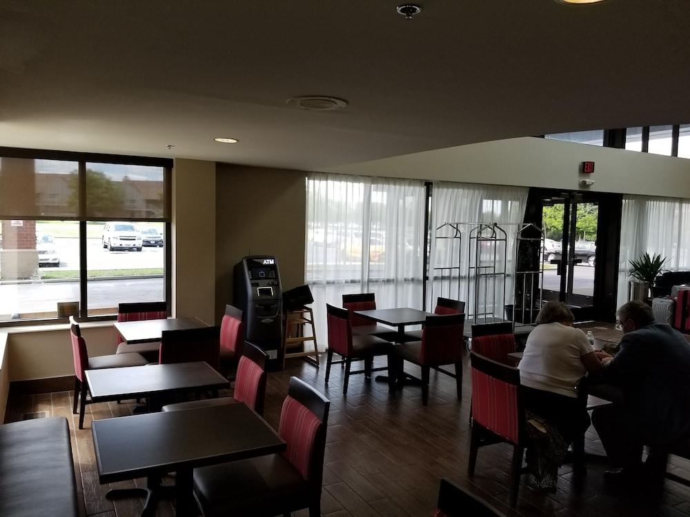 Comfort Inn Cleveland Airport photo 19