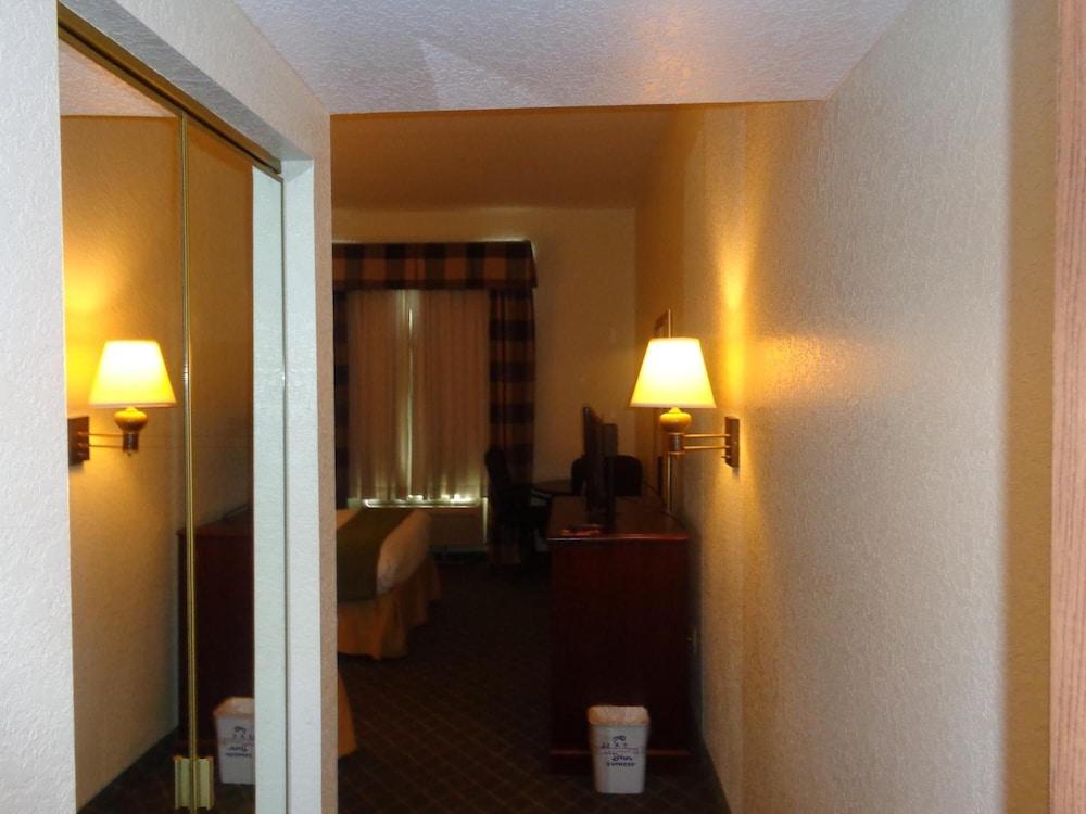 Ruskin Inn Hotel photo 32