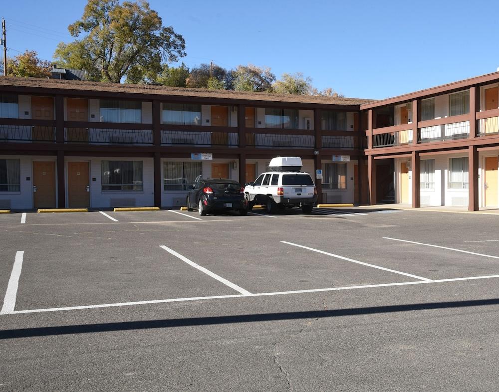 Thunderbird Motel photo 31