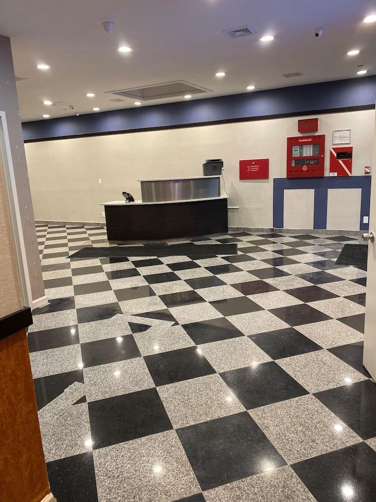 Hotel Key LaGuardia Airport photo 6