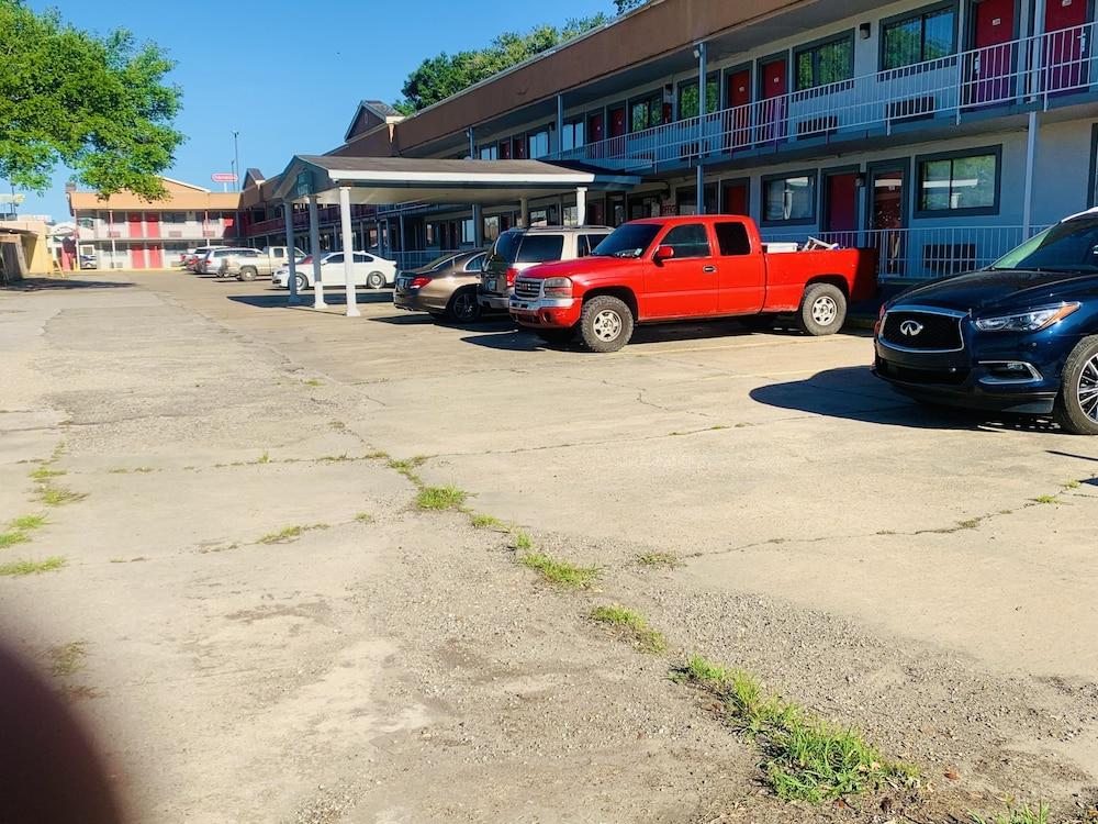 Budget Inn and Suites photo 15