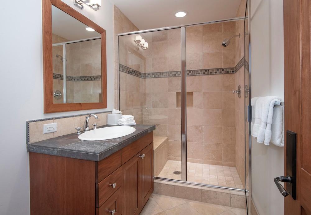 Hummingbird by Elevation Accommodations photo 23