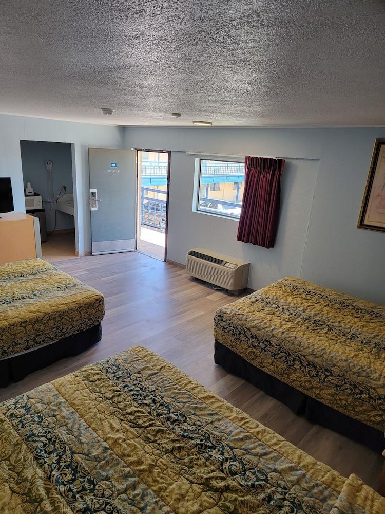 Travelodge by Wyndham Clovis photo 34