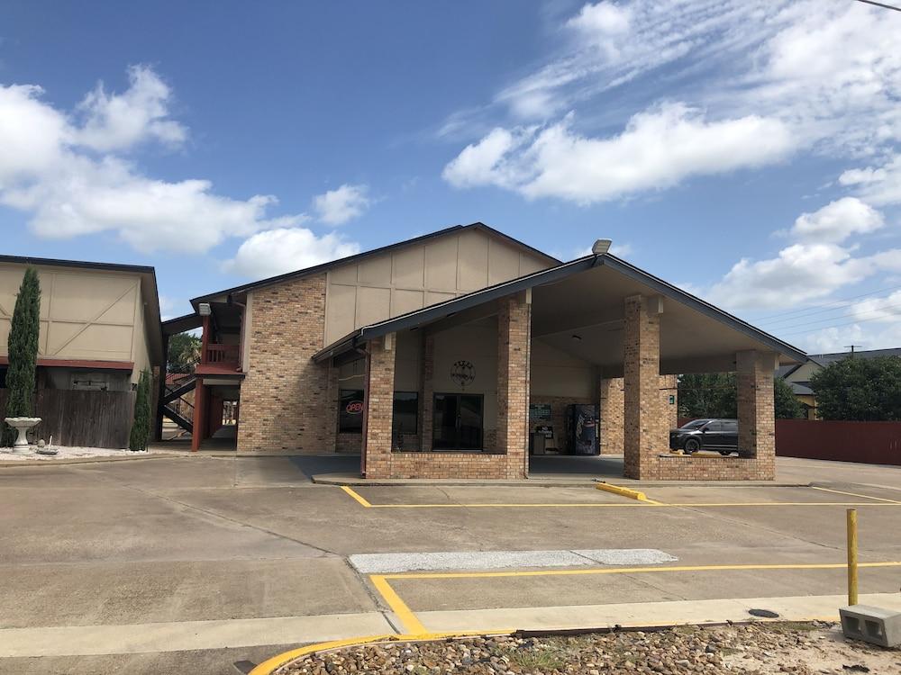 Quality Inn Madisonville photo 44