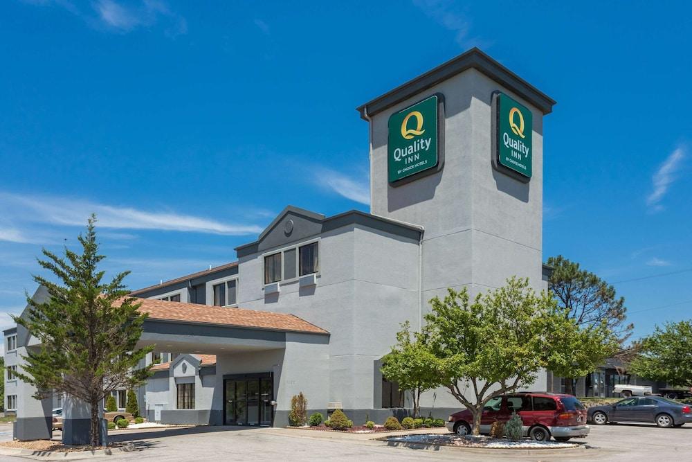 Quality Inn Lees Summit - Kansas City photo 38