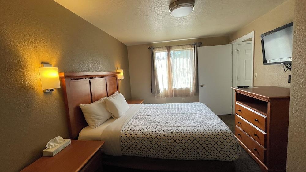 Morgan Inn And Suites photo 15