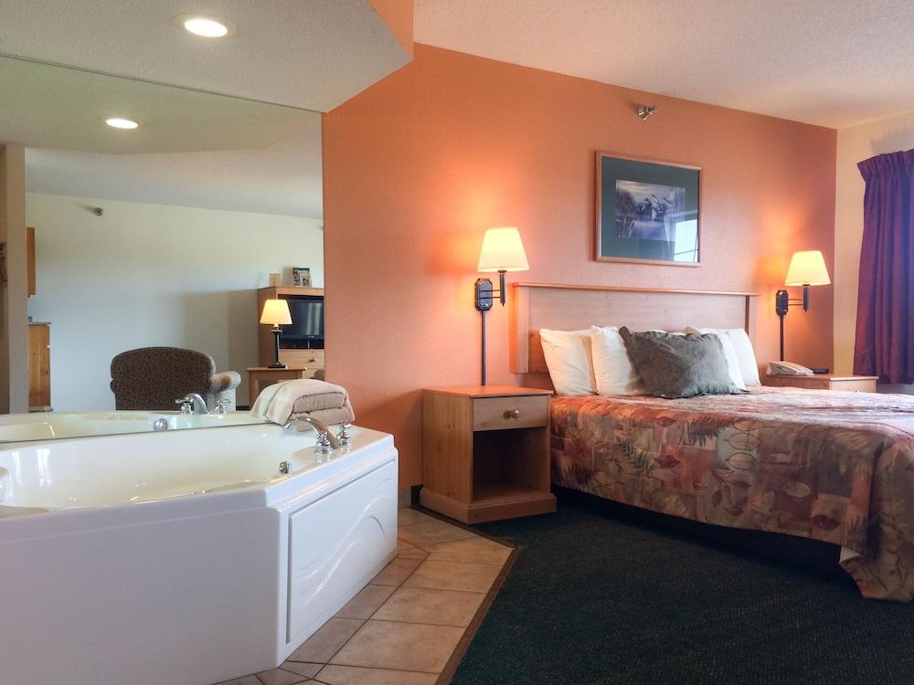 White Oak Inn & Suites photo 36