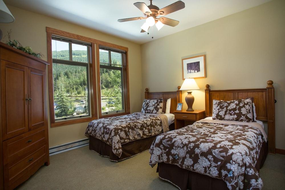 Solitude Condominiums photo 10