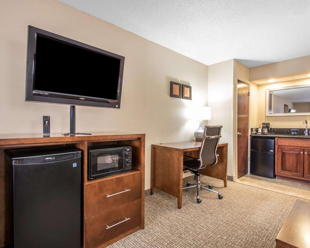 Comfort Inn Livingston photo 23