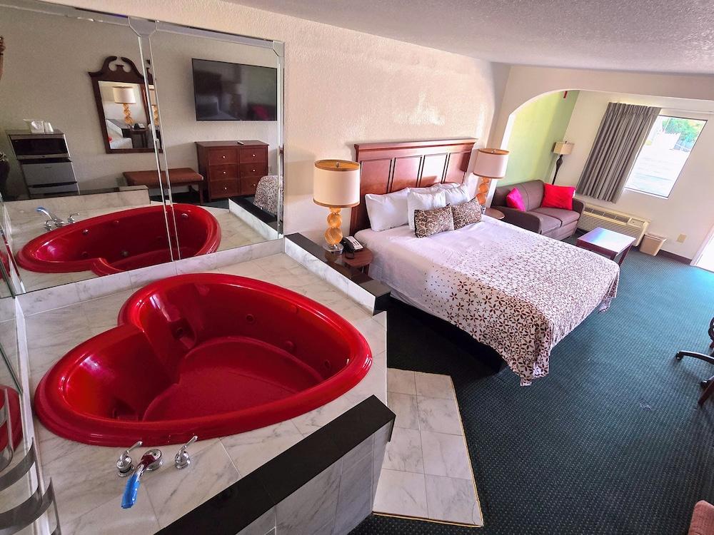 Garden Inn & Suites photo 16