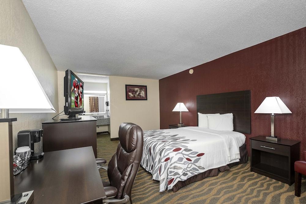 Red Roof Inn Murray photo 15