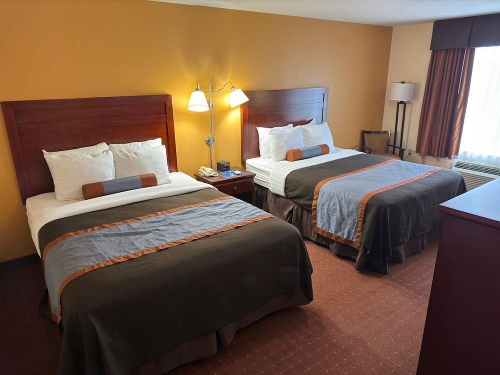 Americas Best Value Inn St. Robert photo 14