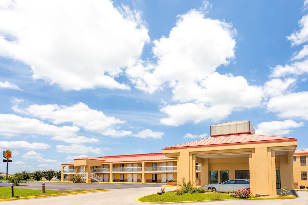Super 8 by Wyndham Madison/Ridgeland Area photo 31