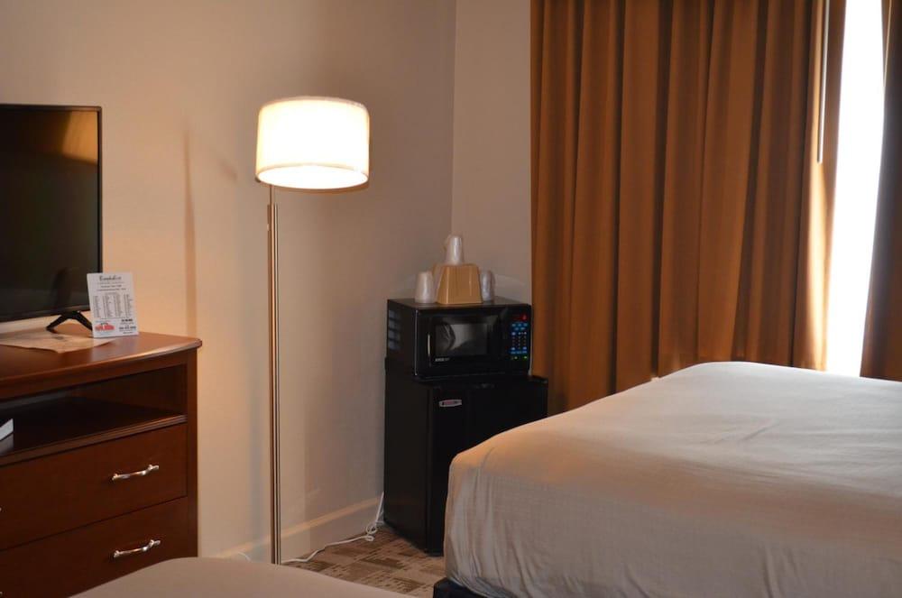 Brookshire Inn & Suites photo 11