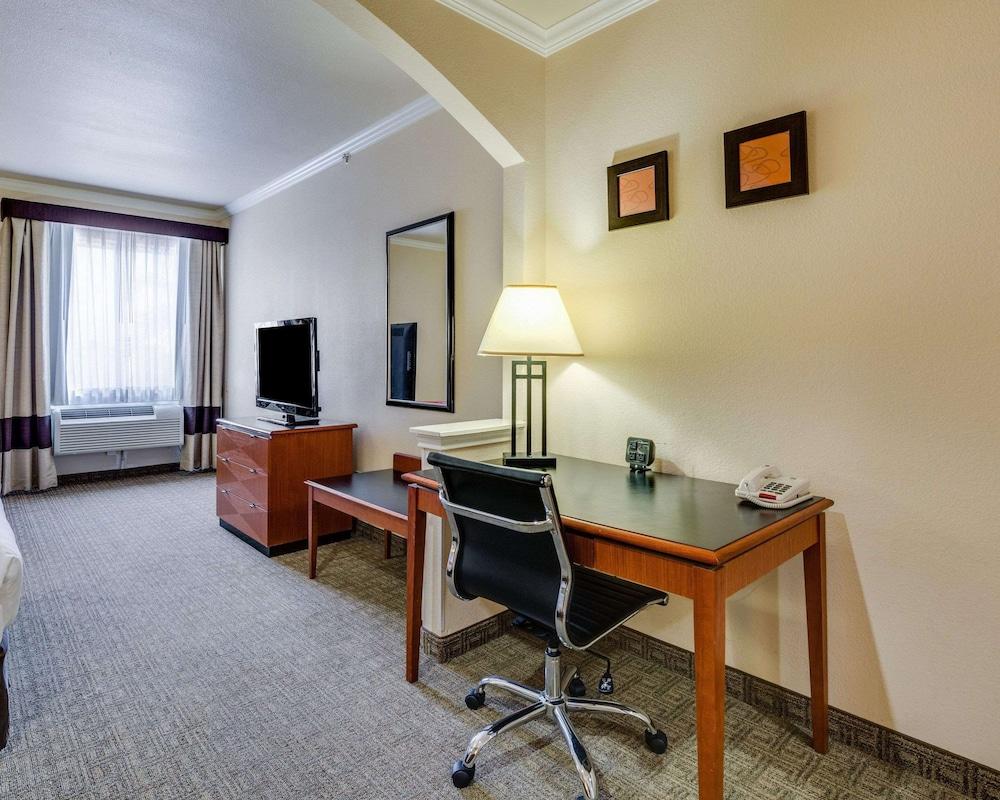 Comfort Suites Deer Park Pasadena photo 14