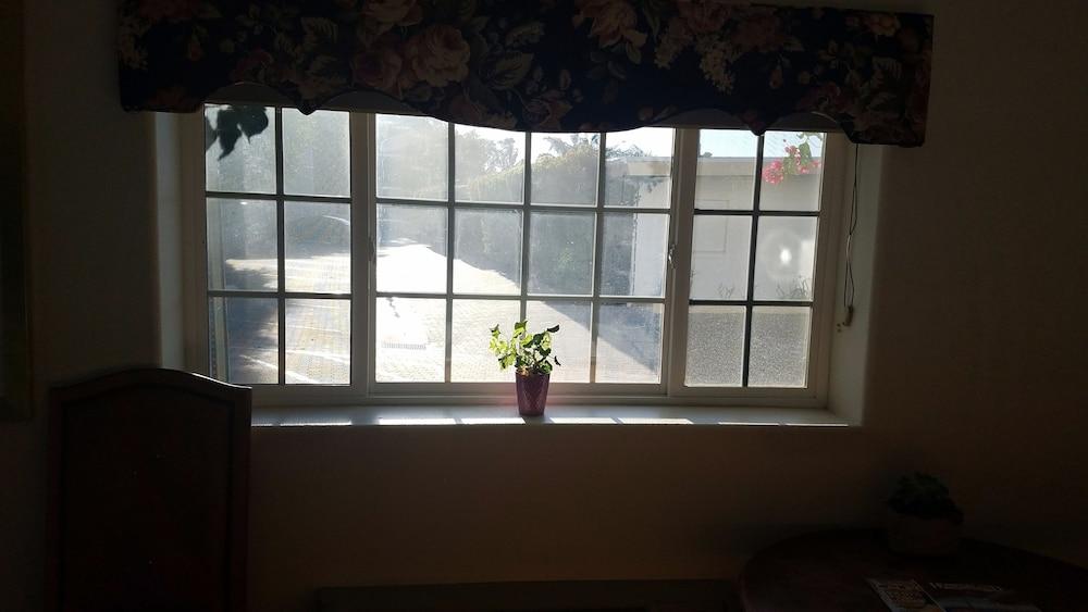 Malibu Country Inn photo 14