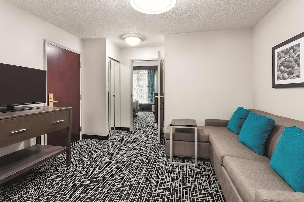 La Quinta Inn & Suites by Wyndham Covington photo 13
