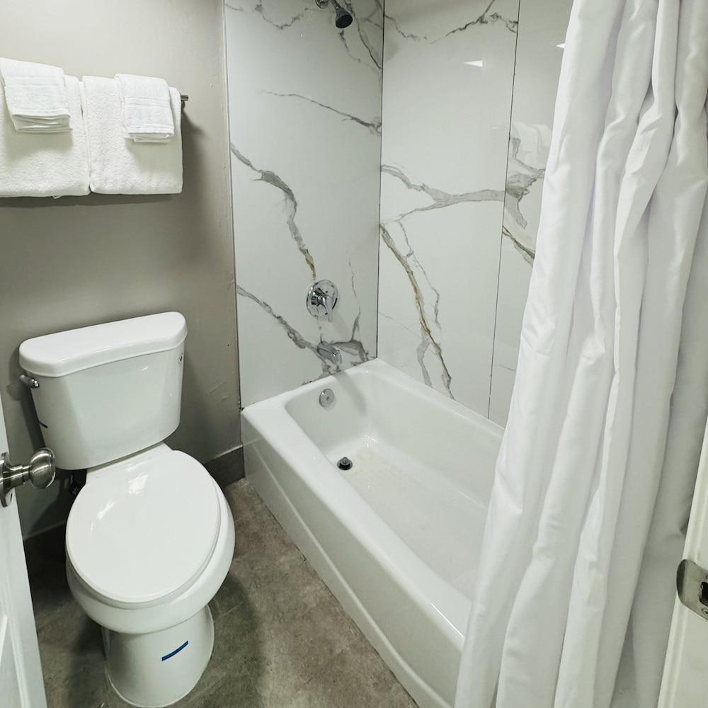 Red Roof Inn Miami, AZ photo 22